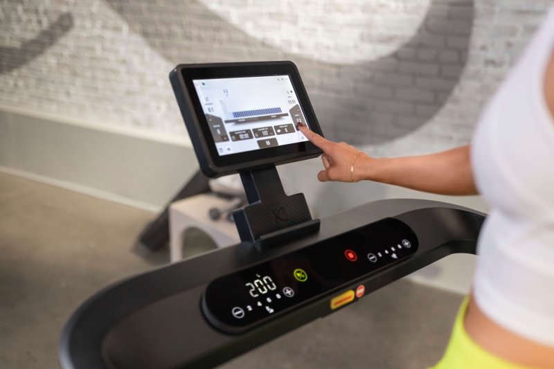 Centr RUNR-S Treadmill - 10.1 inch TFT